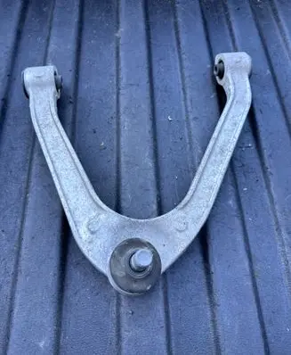 Front lower control arm/wishbone