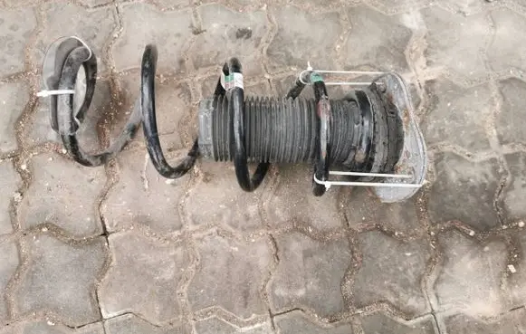 Land Rover Evoque I Rear coil spring