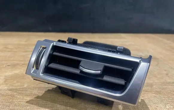 Land Rover Discovery Sport Dash center air vent grill LK72018B08AC K8D2018B08 K8D2018308C