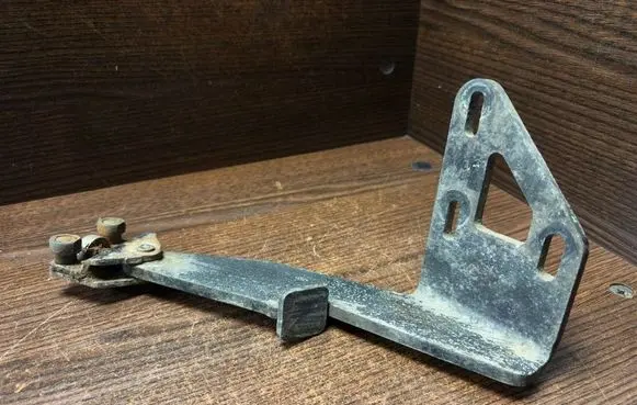 Renault Master II Sliding door lower roller guide/hinge 