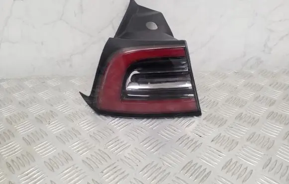 Tesla Model 3 Rear/tail lights 1077397