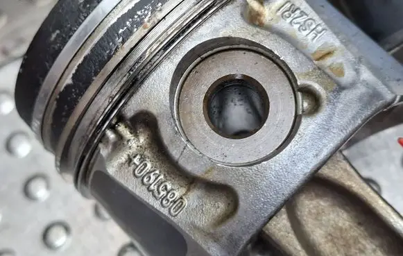 Citroen C4 I Picasso Piston S27649163 RHR RHJ
