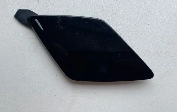 Volvo XC60 Front tow hook cap/cover 31425165