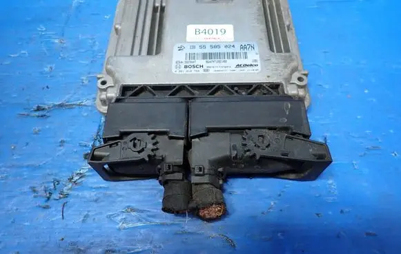 Opel Corsa D Engine control unit/module 55585024 55579447 0281018769