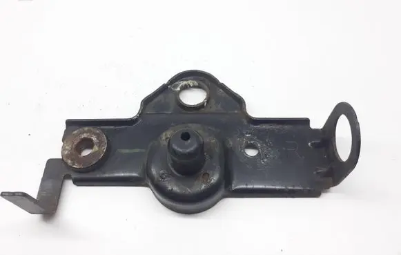Toyota RAV 4 (XA30) Radiator mount bracket