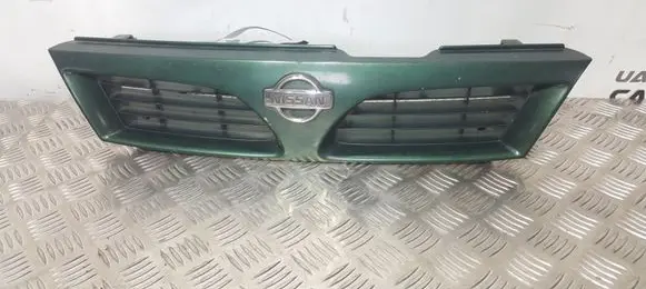 Nissan Almera Front bumper upper radiator grill