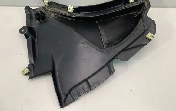 BMW 7 G70 Front wheel arch liner splash guards 9498271