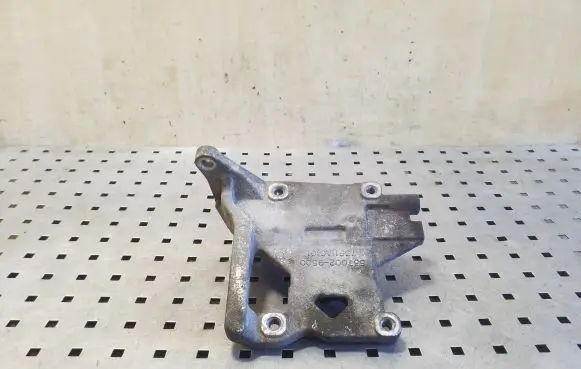 Subaru Legacy A/C compressor mount bracket 73611AC101 5370029500