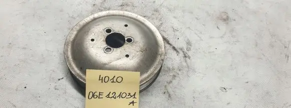 Audi A6 S6 C6 4F Water pump pulley 06E121031A