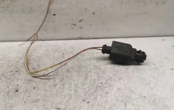 Volkswagen Golf V Outside/external air temperature sensor 1J0973702