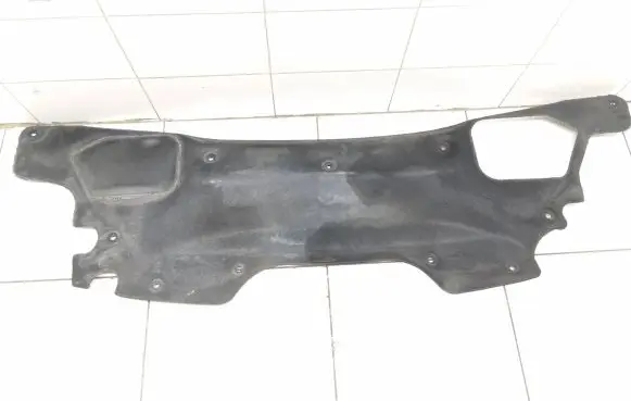 Engine bonnet/hood sound/heat insulation
