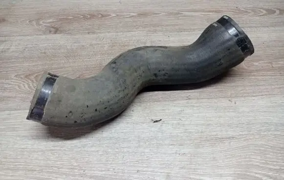 Volvo V70 Intercooler hose/pipe 30680218