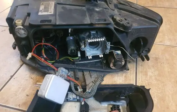 Audi A4 S4 B6 8E 8H Headlight/headlamp 8E0941004P 89309500