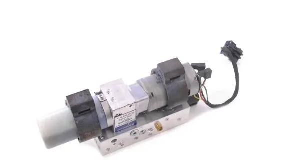 Mercedes-Benz SLK R172 Tailgate/trunk/boot lift motor A1728000030