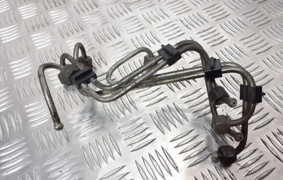 Fuel injector supply line/pipe