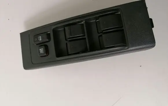 Toyota Corolla Verso AR10 Electric window control switch 848200F010