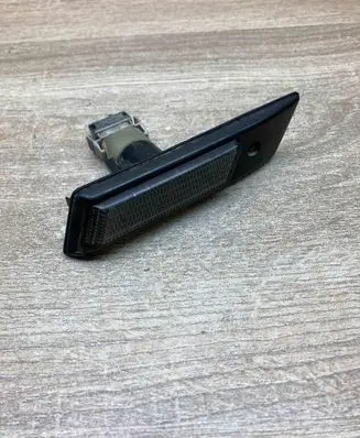 BMW 3 E36 Front fender indicator light BM002B WITHPLUG