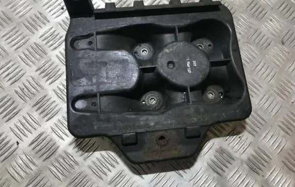 Battery box tray
