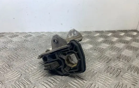 BMW 5 F10 F11 Radiator mount bracket 7186513