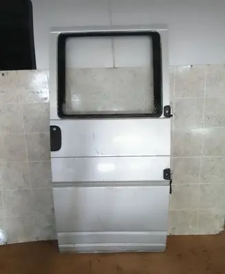 Volkswagen Transporter - Caravelle T4 Rear door
