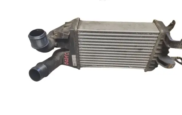 Opel Zafira B Intercooler radiator 96587 0004205