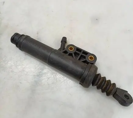 Mercedes-Benz Vito Viano W638 Clutch master cylinder 0002903212