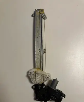 Subaru XV II Front door window regulator with motor 61041FL000 61041FL001