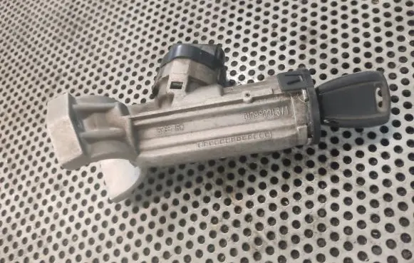 Peugeot Boxer Ignition lock 010990013