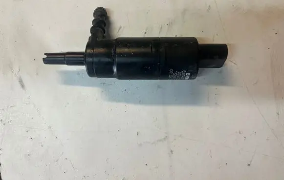 BMW 3 E90 E91 Headlight washer pump 8377430