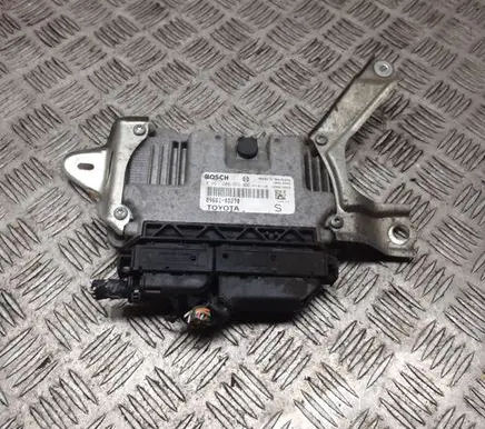 Toyota Yaris Engine control unit/module 0261208932 896610D270