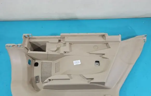 Trunk/boot side trim panel
