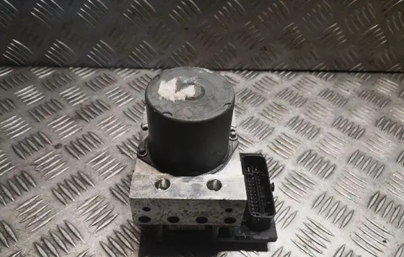 Mercedes-Benz E W212 ABS Pump 2124312012 A2124312012