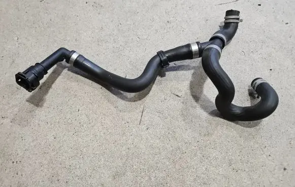 Volvo XC90 Engine coolant pipe/hose 31368145