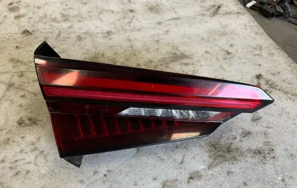 Audi A5 Tailgate rear/tail lights 8W6945093F 8W6945093