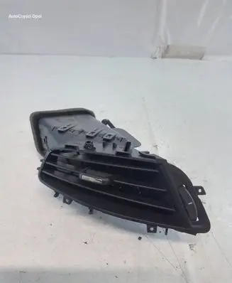 Opel Zafira C Dashboard air vent grill cover trim 13427381 330188061