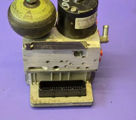 Mercedes-Benz E W211 ABS Pump A0044319712 0265250045 0265960012
