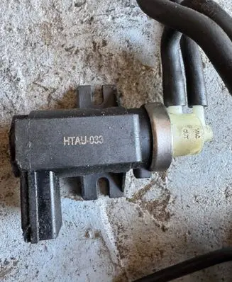 Audi A4 S4 B8 8K Turbo solenoid valve HTAU033