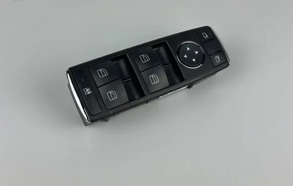 Mercedes-Benz C W204 Electric window control switch A2048700151 03139410
