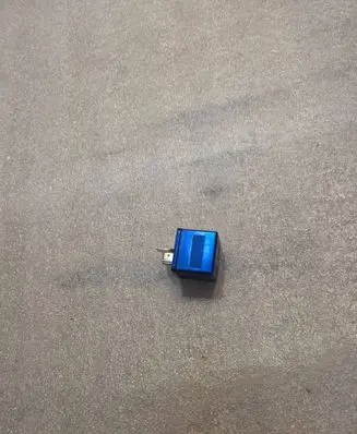 Volkswagen PASSAT B5.5 Other relay 8A0951253