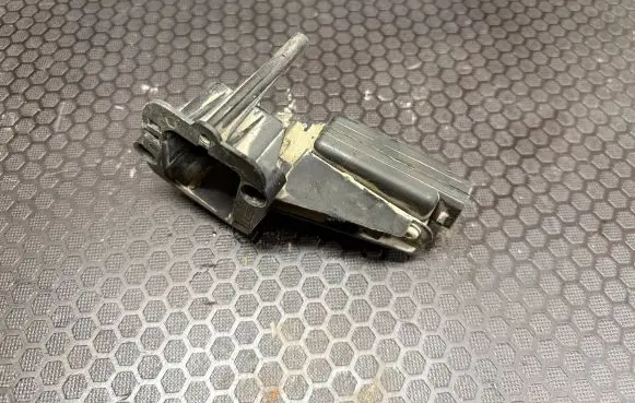 Renault Clio II Tailgate exterior lock 842255
