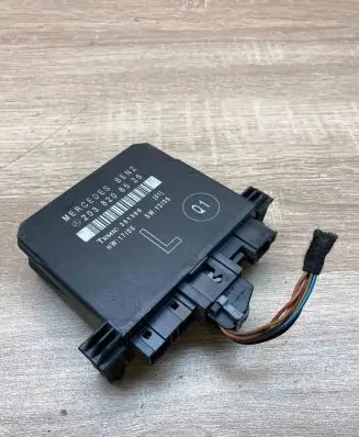 Mercedes-Benz C W203 Door control unit/module 2038206526