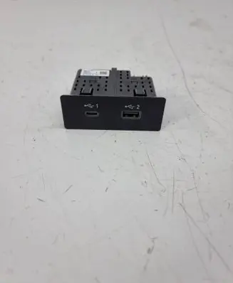 Nissan Ariya USB socket connector 284H36RA2A