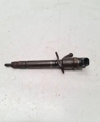 Volvo XC70 Fuel injector 30777526