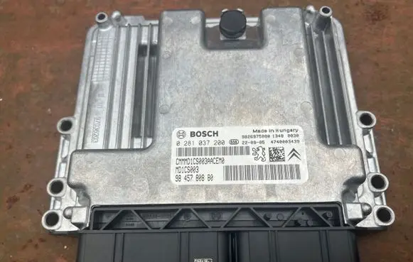 Opel Combo E Engine control unit/module 0281037200