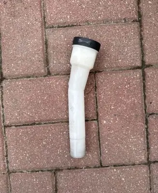 Opel Astra J Window washer liquid tank fill tube 13260584 400406195