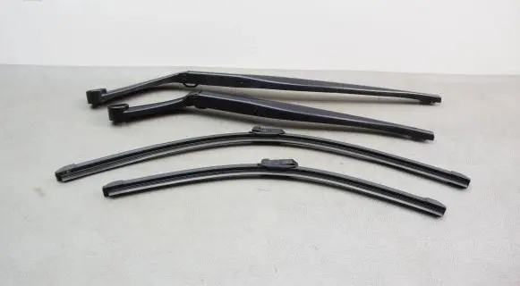 SsangYong Rexton Windshield/front glass wiper blade 