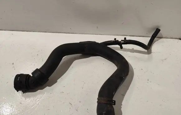 Audi A6 S6 C5 4B Engine coolant pipe/hose 4b0121101g