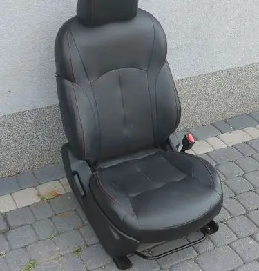 Nissan Juke I F15 Front driver seat 