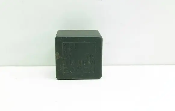 Audi A6 S6 C4 4A Other relay 0332002471