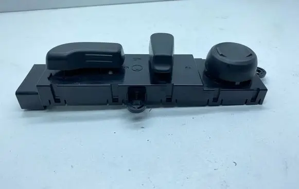 Subaru Forester SK Seat control switch 64176SJ000 210219